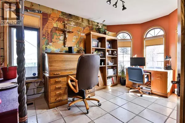 Lethbridge, AB T1G1E6,2857 6 Avenue S