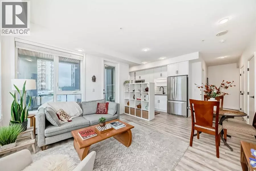 227, 4138 University Avenue NW, Calgary, AB T3B6L4
