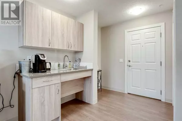 Calgary, AB T2Y5G9,425, 2635 Eversyde Avenue SW