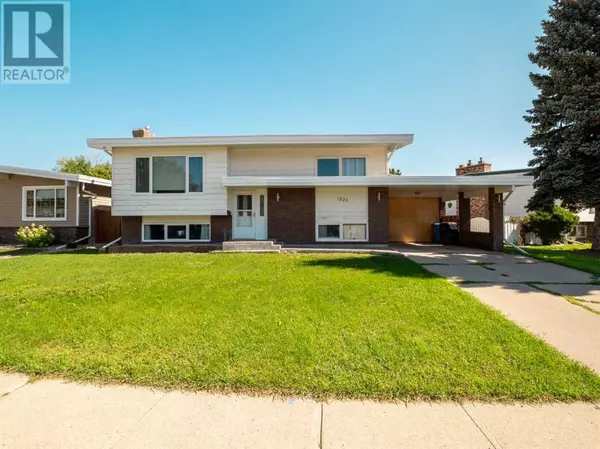 1223 St. Catherine Road N, Lethbridge, AB T1H4E9
