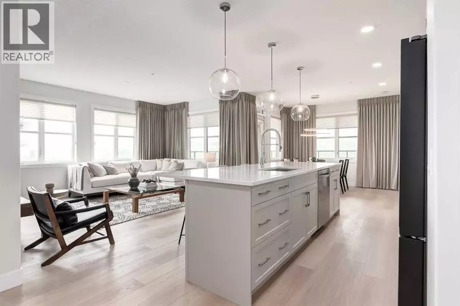 2103, 2117 81 Street SW, Calgary, AB T3H6H5