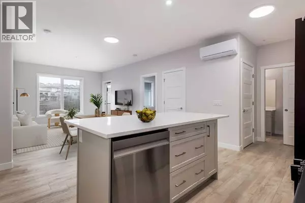 Calgary, AB T3H6H5,2204, 2117 81 Street SW