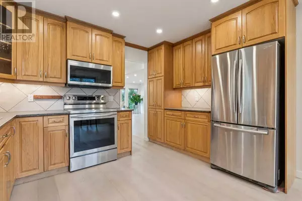 Calgary, AB T3G1H4,92 Range Way NW