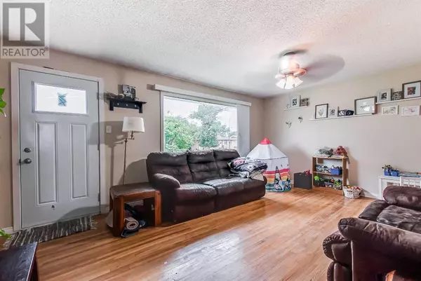 Medicine Hat, AB T1A3V3,1901 17 Avenue SE