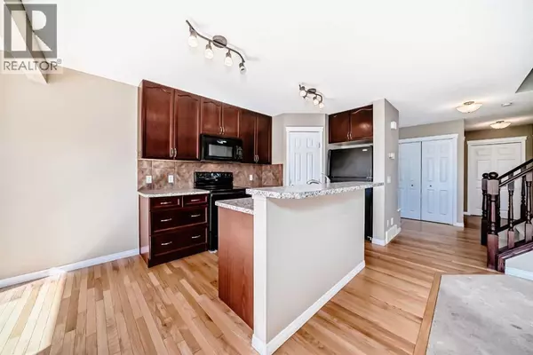 Calgary, AB T3K0J5,7 Covecreek Place NE