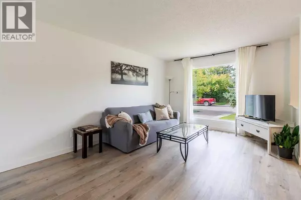 Okotoks, AB T1S1A5,105 Carr Place