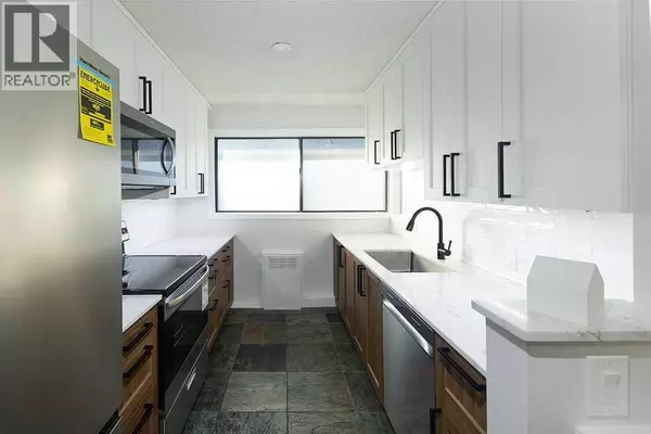 Calgary, AB T2T5S3,18, 2400 15 Street SW