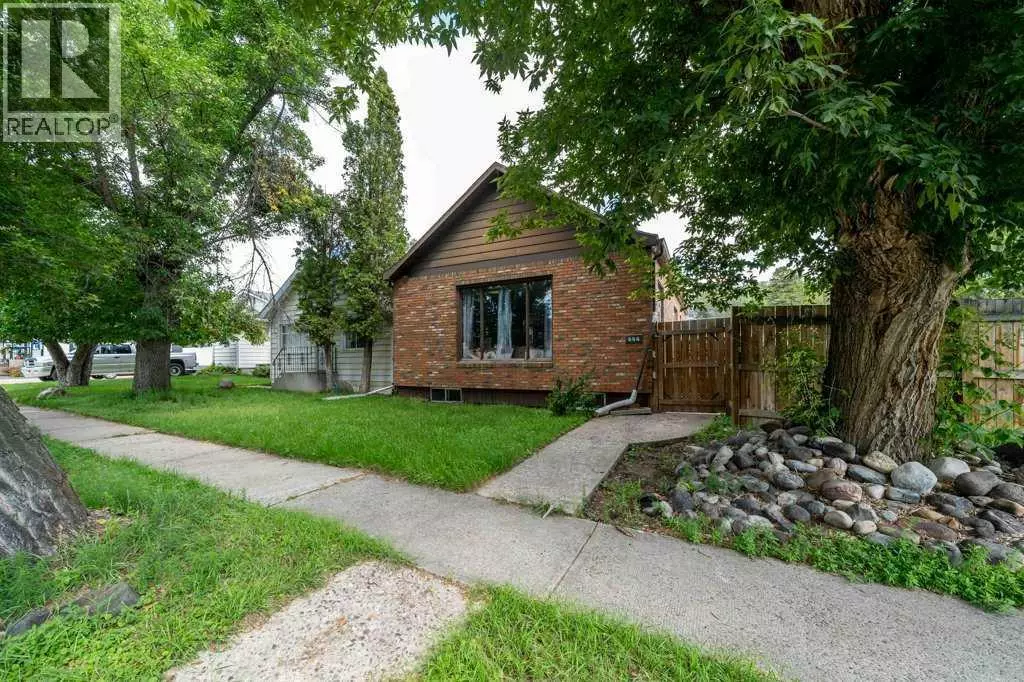 Medicine Hat, AB T1A1V8,444 12 Street SE