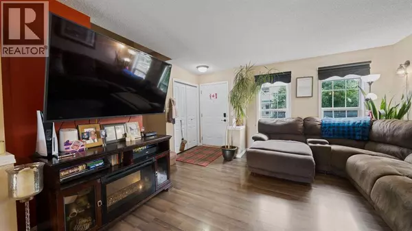 Calgary, AB T2Z4V8,221 Elgin Place SE