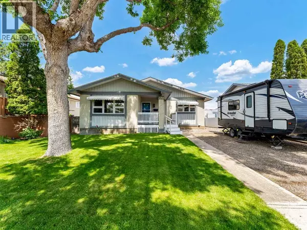 128 Hamilton Court NE, Medicine Hat, AB T1C1J2