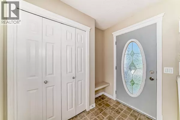 Calgary, AB T3K5S7,241 Covewood Circle NE