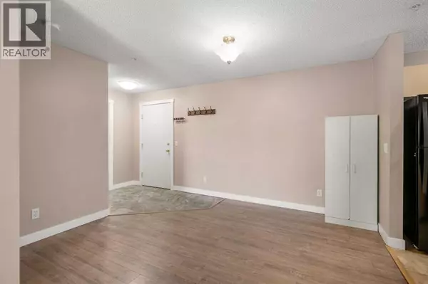 Airdrie, AB T4B3H8,8225, 304 Mackenzie Way SW