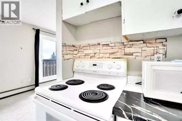 Calgary, AB T2W3L6,632, 11620 Elbow Drive SW