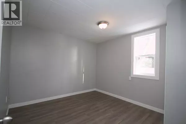 Medicine Hat, AB T1A1L7,318 8 Street SE