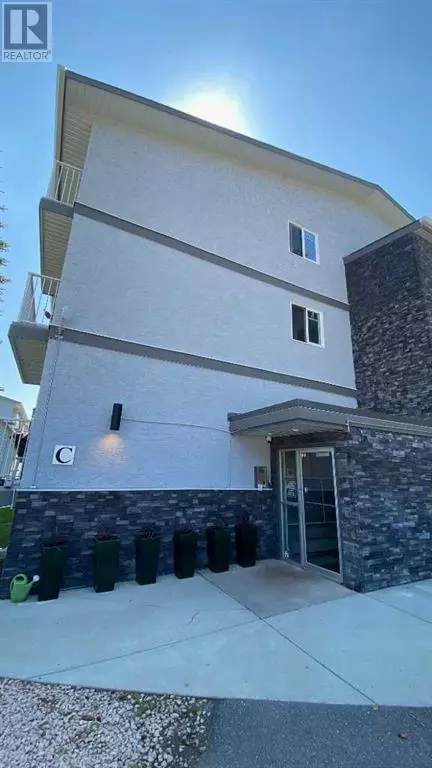 Calgary, AB T3A2E2,406C, 5601 Dalton Drive NW