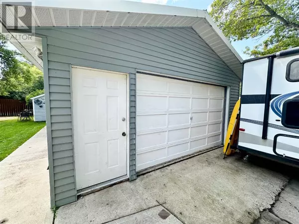 Brooks, AB T1R0A2,55 Spruce Avenue