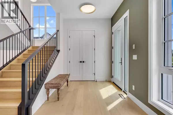 Calgary, AB T3E8G8,210 Alexandria Green SW