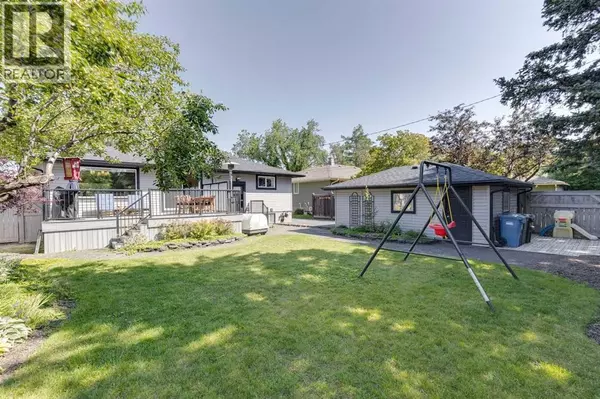 Calgary, AB T3C3B5,9 Spruce Bank Crescent SW