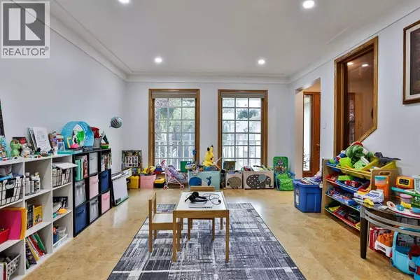 Lethbridge, AB T1K6B4,93 Coachwood Road W