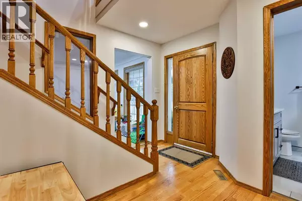 Lethbridge, AB T1K6B4,93 Coachwood Road W