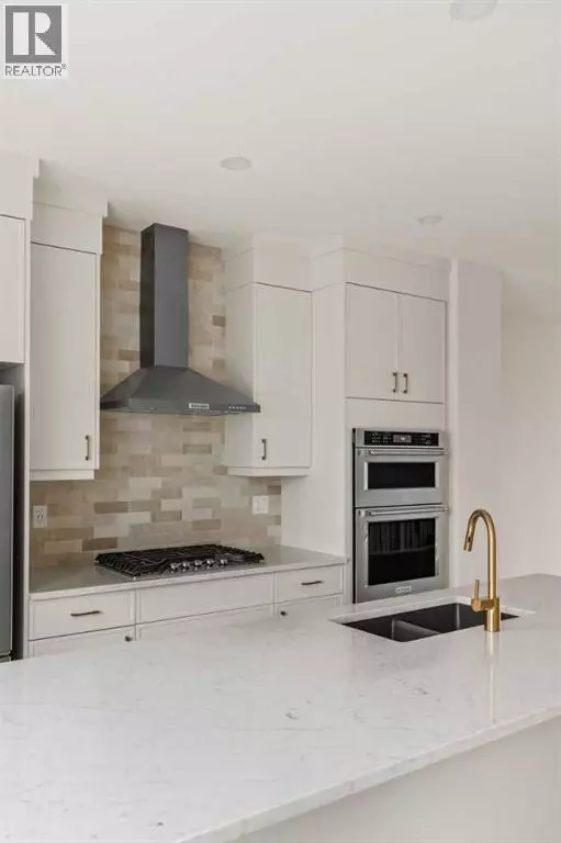 Calgary, AB T3C3Y3,405 Sovereign Common SW