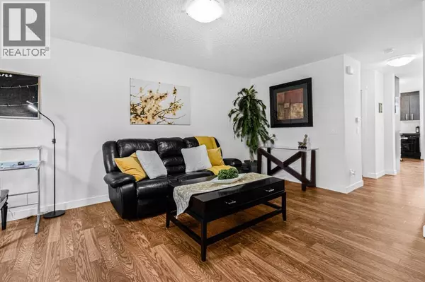 Airdrie, AB T4A0B4,1006, 2445 Kingsland Road SE