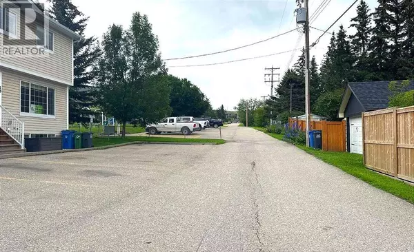 Cochrane, AB T4C2J5,8, 304 Ross Avenue