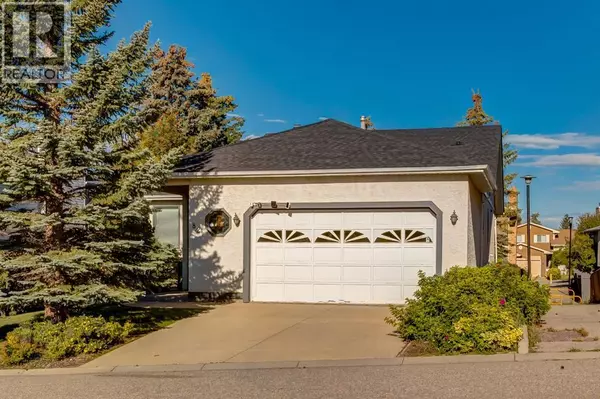 82 Hawkdale Circle NW, Calgary, AB T3G3L4