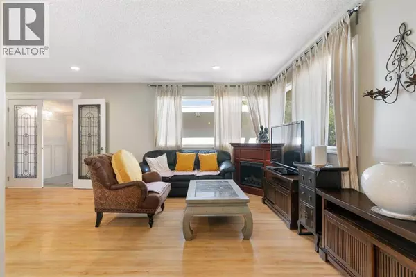 Calgary, AB T2V3L8,87 Hillgrove Drive SW