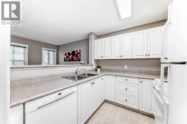 Calgary, AB T2Y4M1,132, 5000 Somervale Court SW