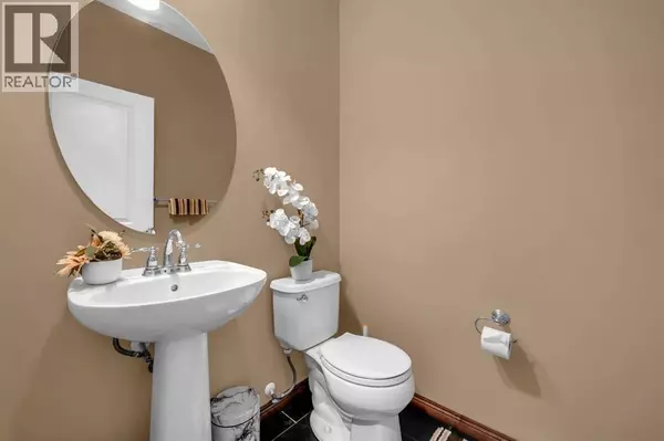 Airdrie, AB T4A0M5,1011 Kings Heights Road SE