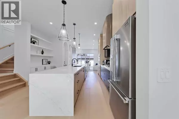 Calgary, AB T2M2A9,646 25 Avenue NW