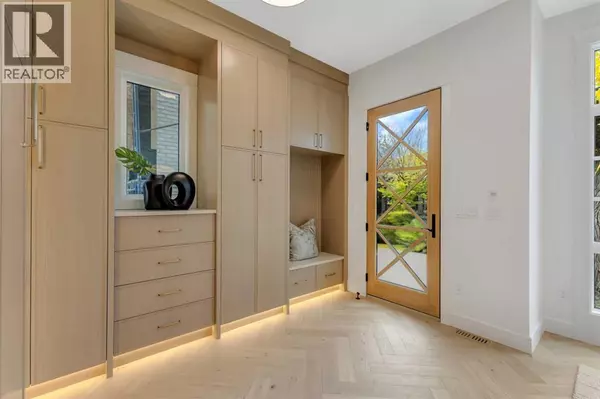 Calgary, AB T2T2T2,1741 48 Avenue SW