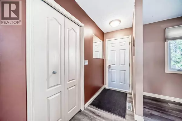 Calgary, AB T1Y3X1,724 Pinecliff Road NE