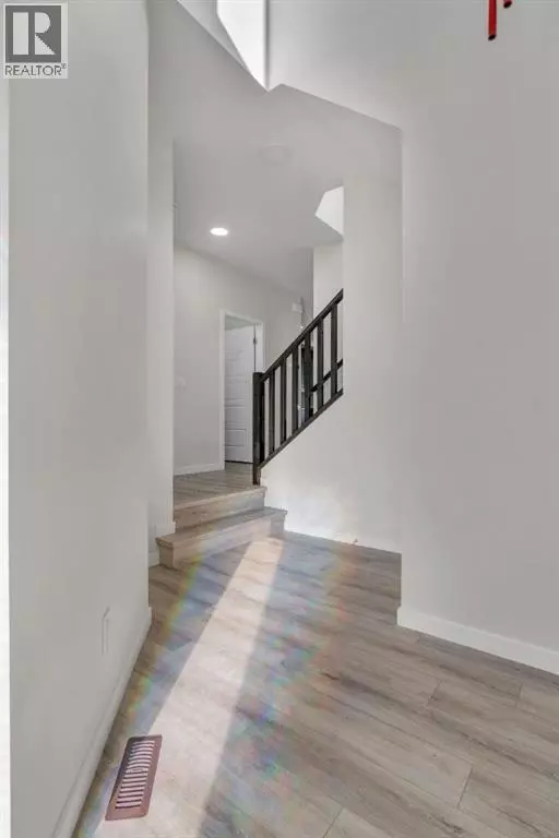 Calgary, AB T3J2H3,28 Savanna Link NE
