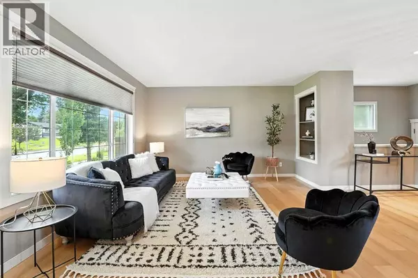 284 Acadia Drive SE, Calgary, AB T2J0A7