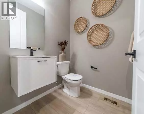 Calgary, AB T3P2R9,136 Lucas Gardens NW