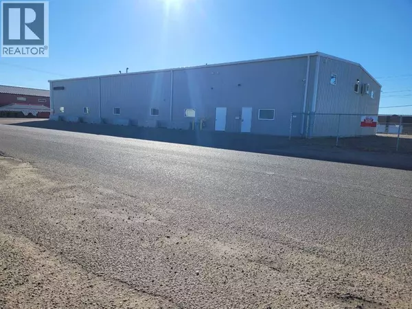 821 17 Street SW, Medicine Hat, AB T1A1X9