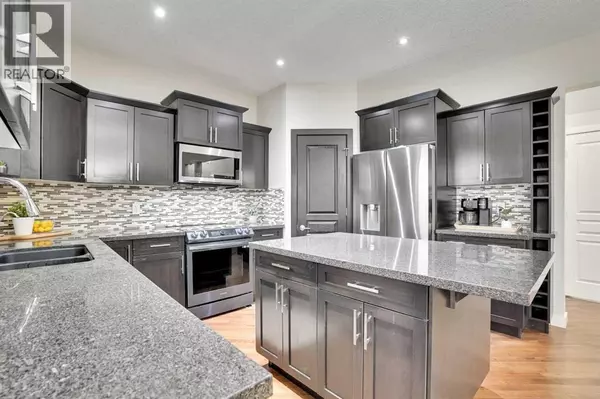 Airdrie, AB T4B0J9,142 Luxstone View SW