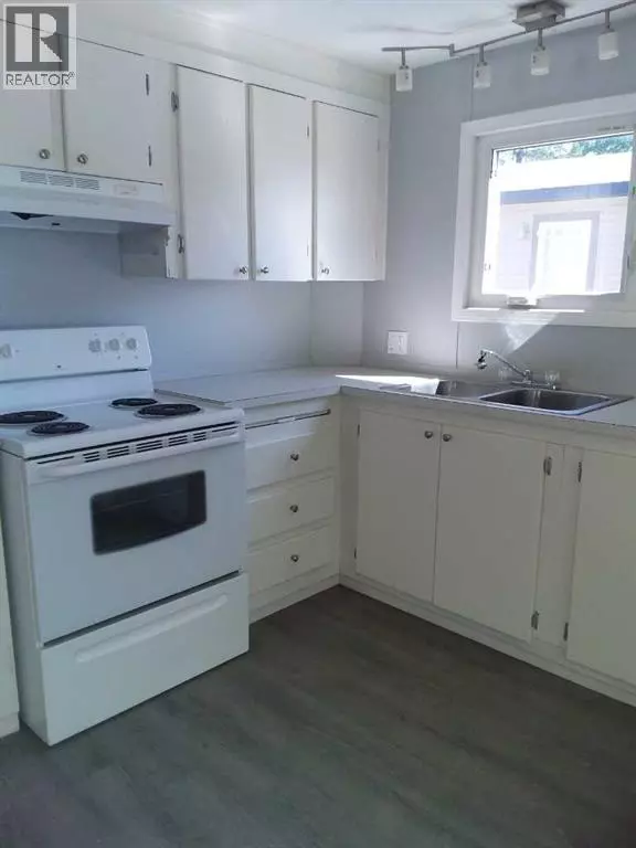Calgary, AB T2A0W6,3, 6220 17 Avenue SE