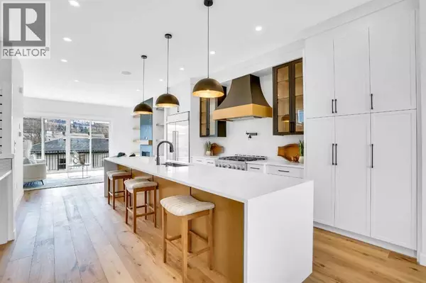 Calgary, AB T2B0S5,4711 19 Avenue NW