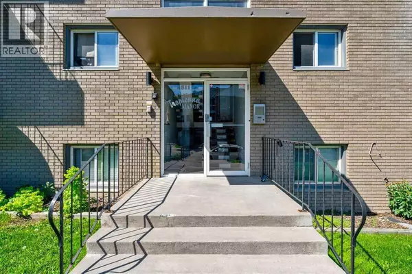 Calgary, AB T2T4W1,404, 1811 18A Street SW