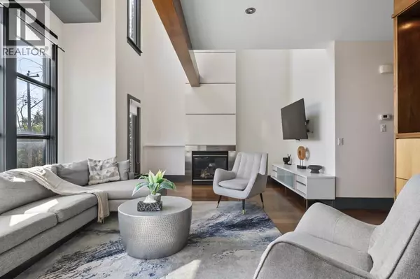 Calgary, AB T2T4M7,2217 17 Street SW