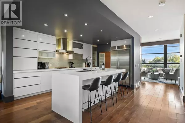 Calgary, AB T2T4M7,2217 17 Street SW