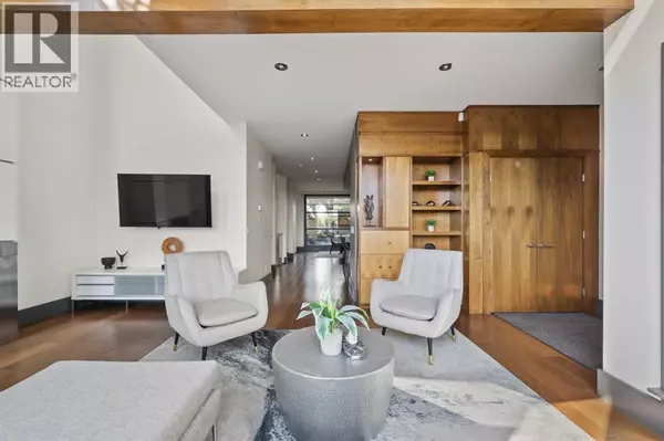 Calgary, AB T2T4M7,2217 17 Street SW