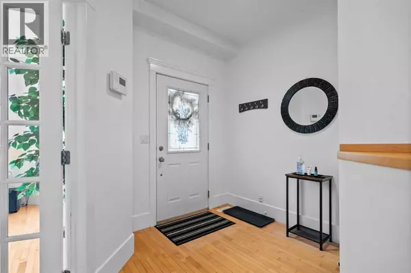 Calgary, AB T3E3G9,3111 39 Street SW