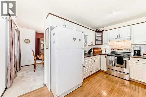 Cochrane, AB T4C1N7,83 Gleneagles Close