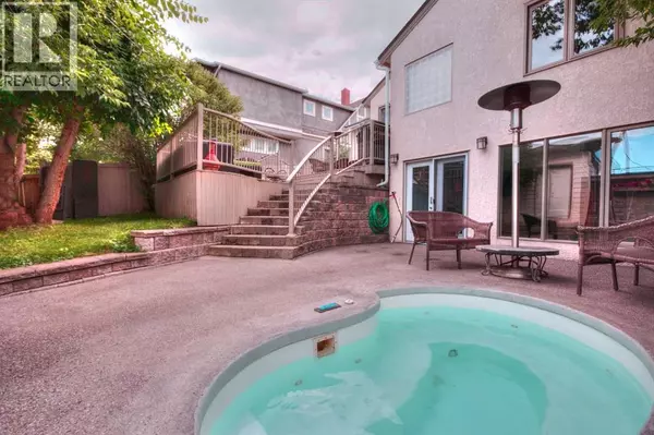 1604 Scotland Street SW, Calgary, AB T3C2L5