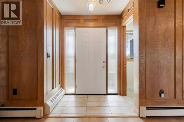 Calgary, AB T2Y2T9,1008 Shawnee Drive SW