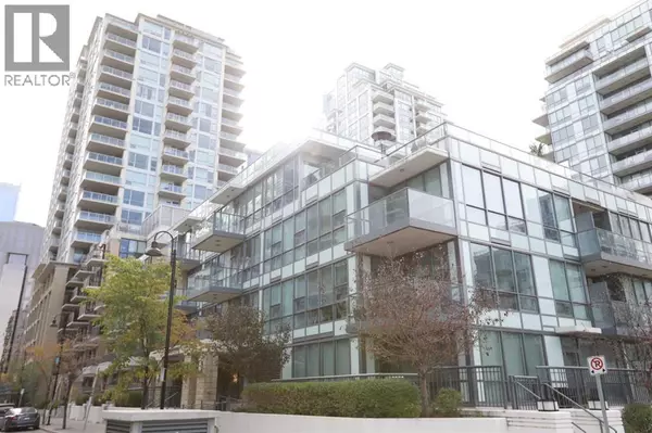 304, 51 Waterfront Mews SW, Calgary, AB T2P0X3